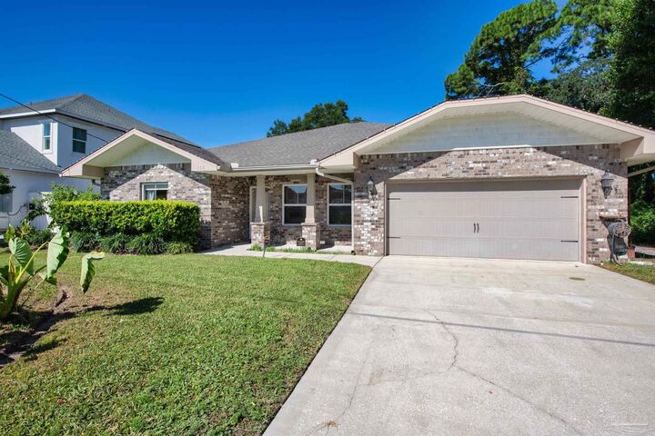 Property Photo:  116 Wellington Rd  FL 32547 
