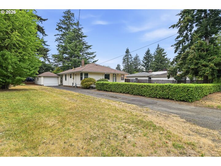 Property Photo: 923 NE 155th Ave OR 97230