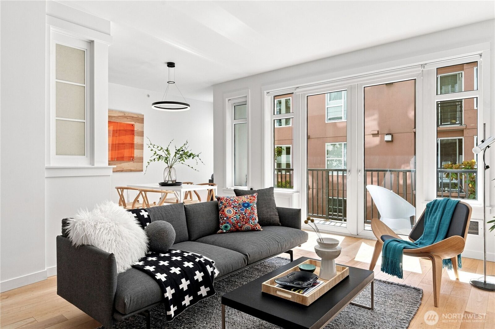 Property Photo:  2607  Western Avenue 302  WA 98121 