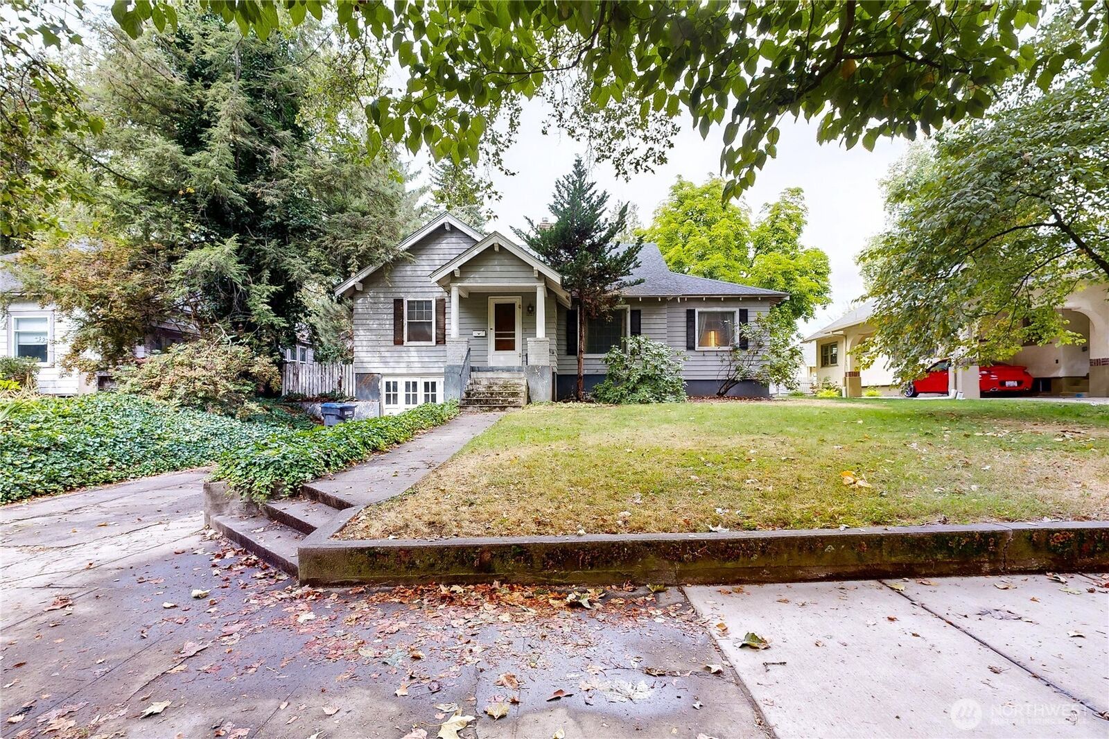 Property Photo: 1227 Alvarado Terrace WA 99362