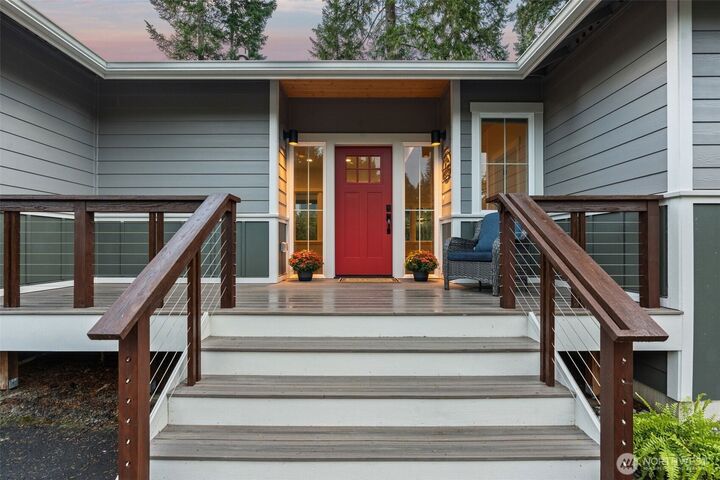 Property Photo: 1480 E Manzanita Drive WA 98592