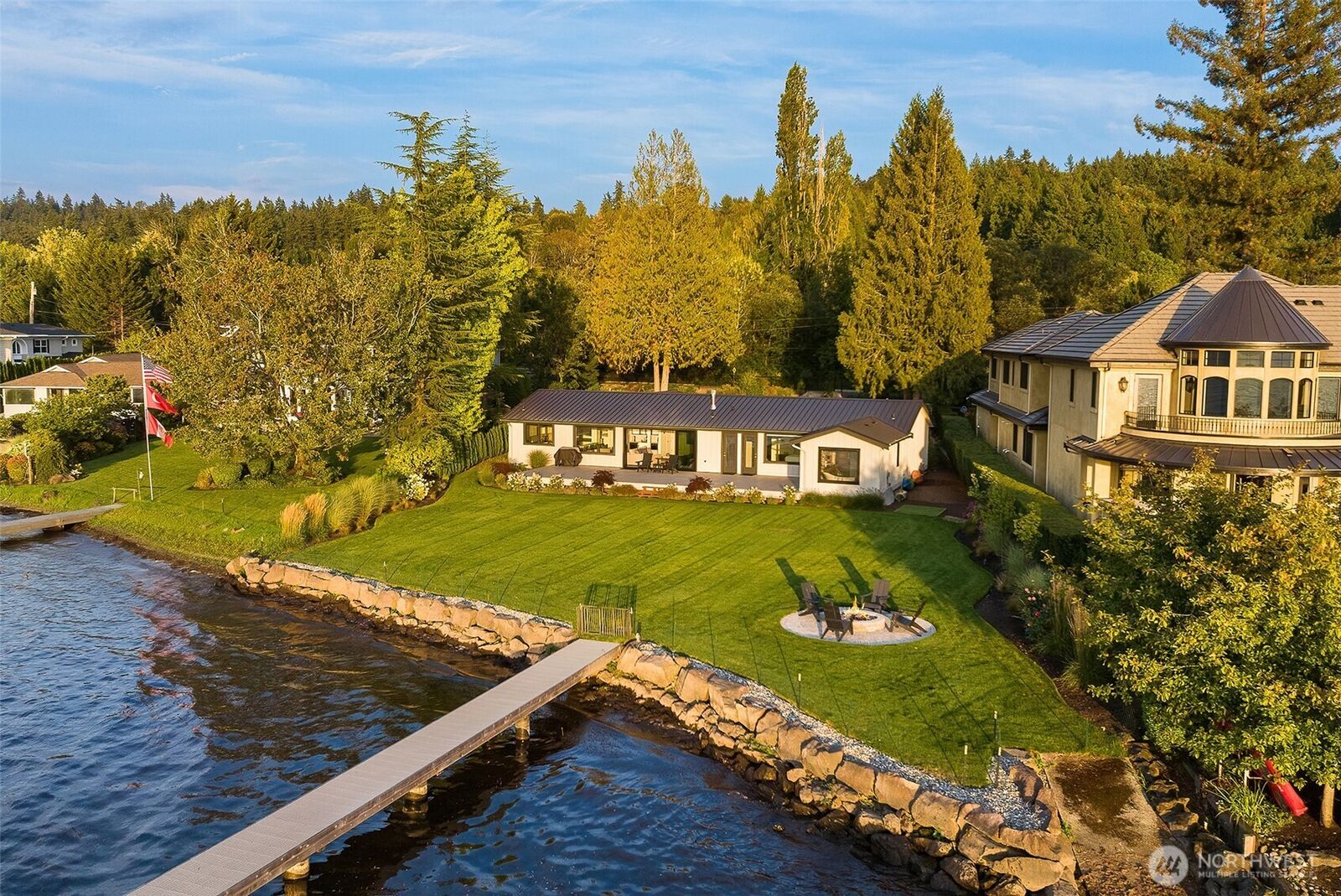 Property Photo: 247 E Lake Sammamish Parkway SE WA 98074