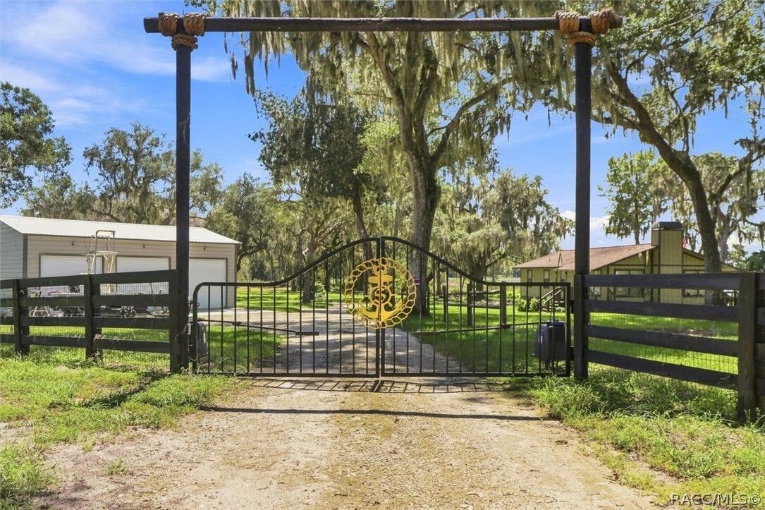 Property Photo:  3691 N Webb Point  FL 34442 