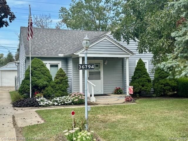 Property Photo: 36794 Ellis Street MI 48164