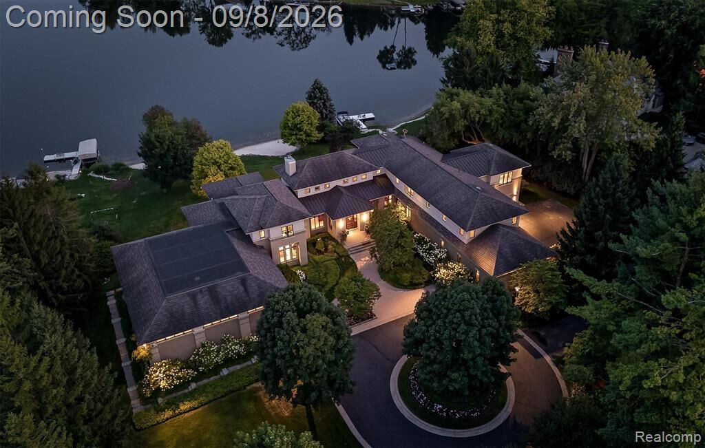 Property Photo:  4969 Elmgate Drive  MI 48324 