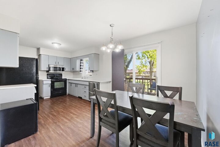 Property Photo: 4509 W 37th St SD 57106-0901