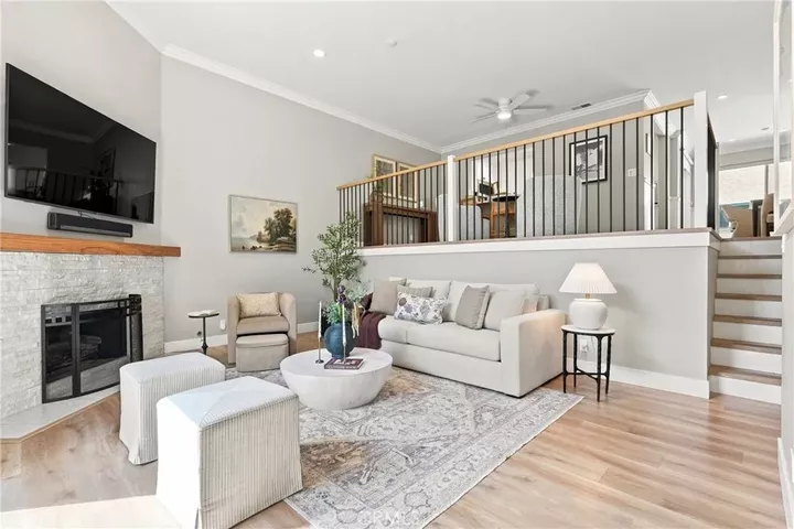 Property Photo:  2306 Mathews Avenue 2  CA 90278 