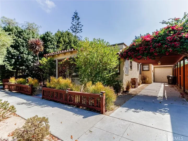 Property Photo:  610 Euclid  CA 90814 