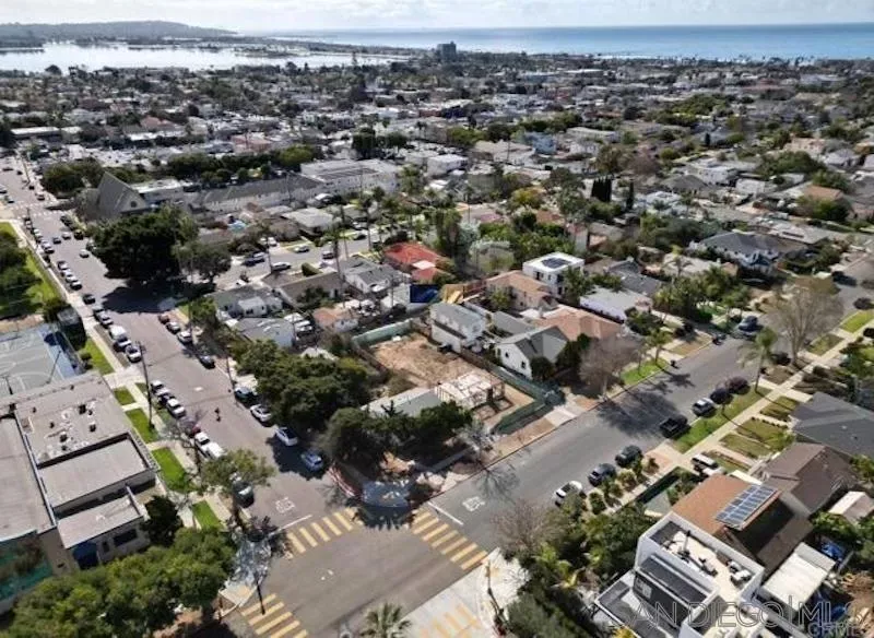 Property Photo:  1367 Diamond 1  CA 92109 