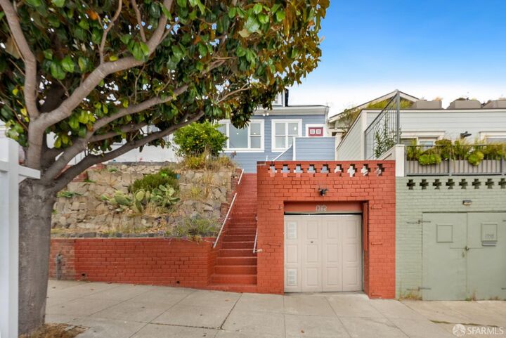 Property Photo:  1362 Palou Avenue  CA 94124 