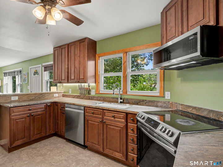 Property Photo: 17 North Forest Circle CT 06516