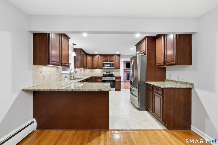 Property Photo:  208 Wood Pond Road  CT 06033 