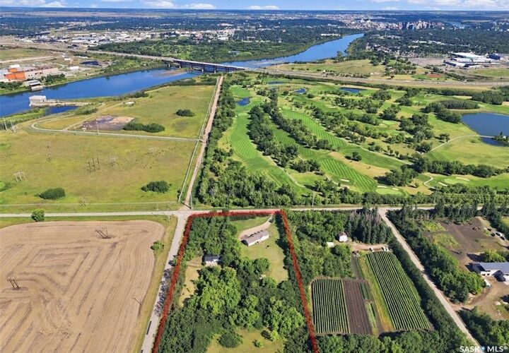 Property Photo:  1570 Cartwright Street  SK S7T 1B1 