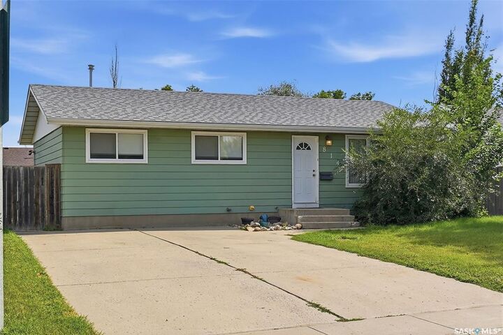 Photo de la propriété: 814 Steeves Avenue SK S7L 5N1