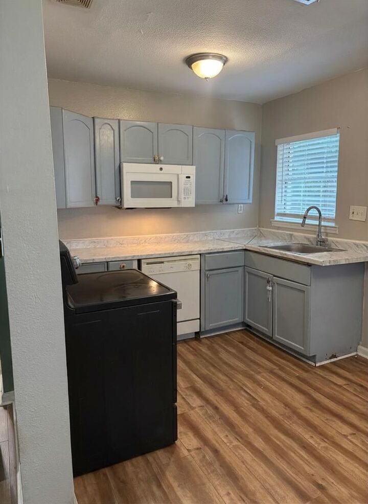 Property Photo:  509 Yaeger Street  FL 32301 