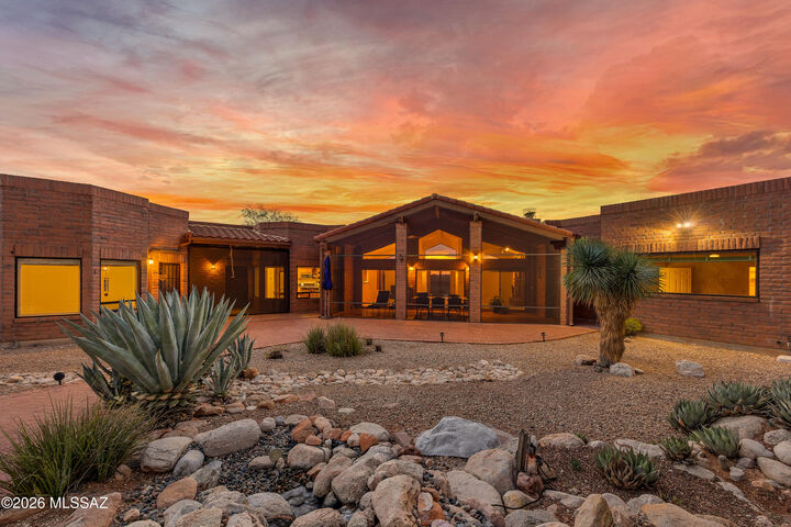 Property Photo:  1060 E Canada Vista Place  AZ 85704 
