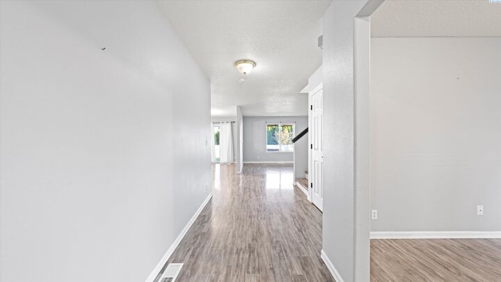Property Photo:  1502 W 39th Ave  WA 99337 