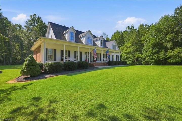 Property Photo:  406 Creek Mill Court  NC 27406 