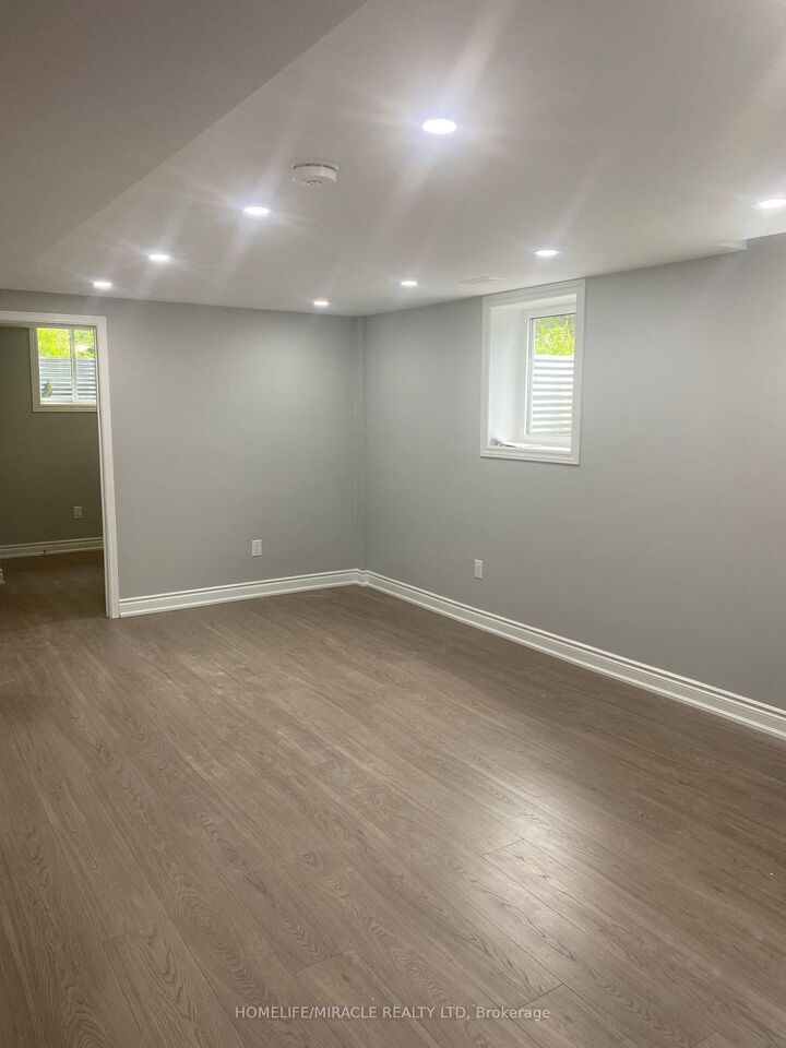 Property Photo:  53 Parkside Drive Bsmt  ON L6Y 3A1 