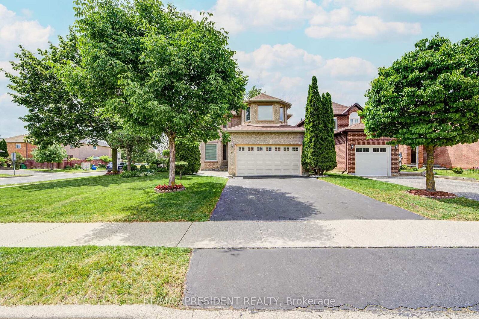 Property Photo:  2 Banner Road  ON L6X 4K6 