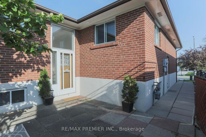 Property Photo:  86 Harris Crescent Bsmt  ON L4L 1R9 