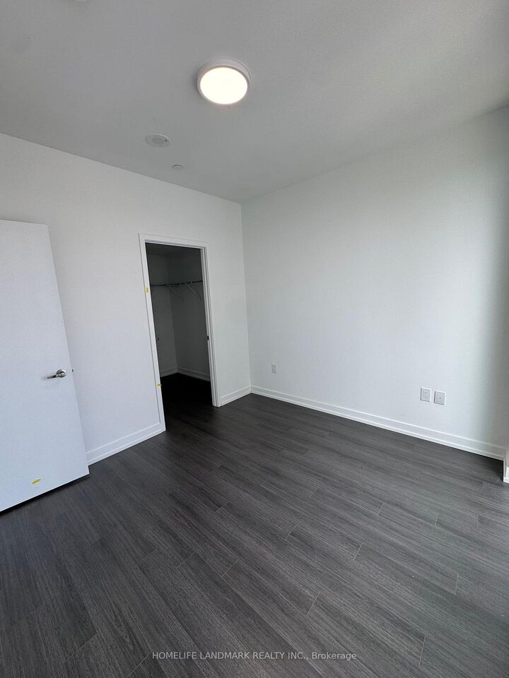 Property Photo:  4010 Eglinton Avenue W 1805  ON M9A 0G5 