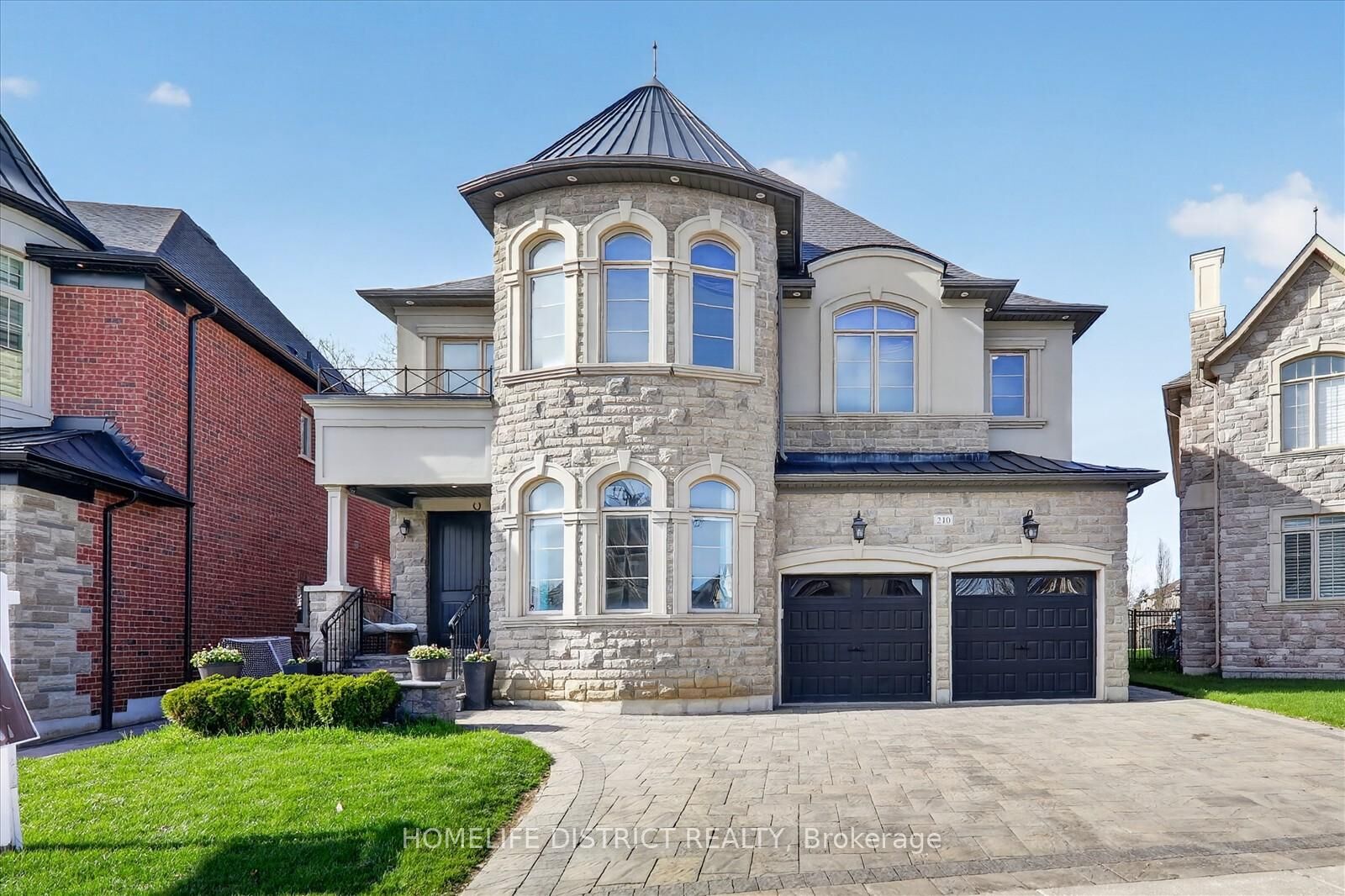 Property Photo: 210 Cannes Avenue ON L4L 8L1