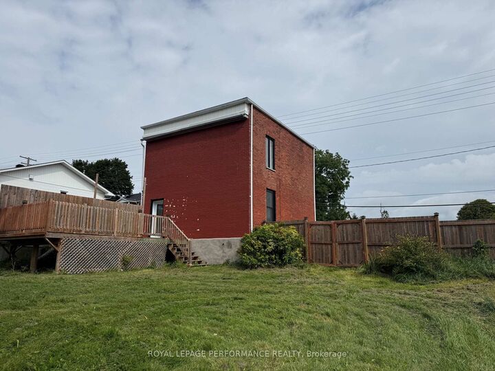 Property Photo:  218 Main Street E  ON K0B 1R0 