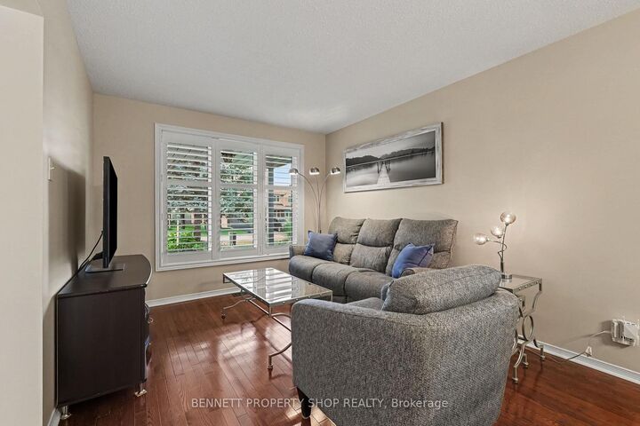 Property Photo:  21 Stonepath Crescent  ON K2S 1S4 