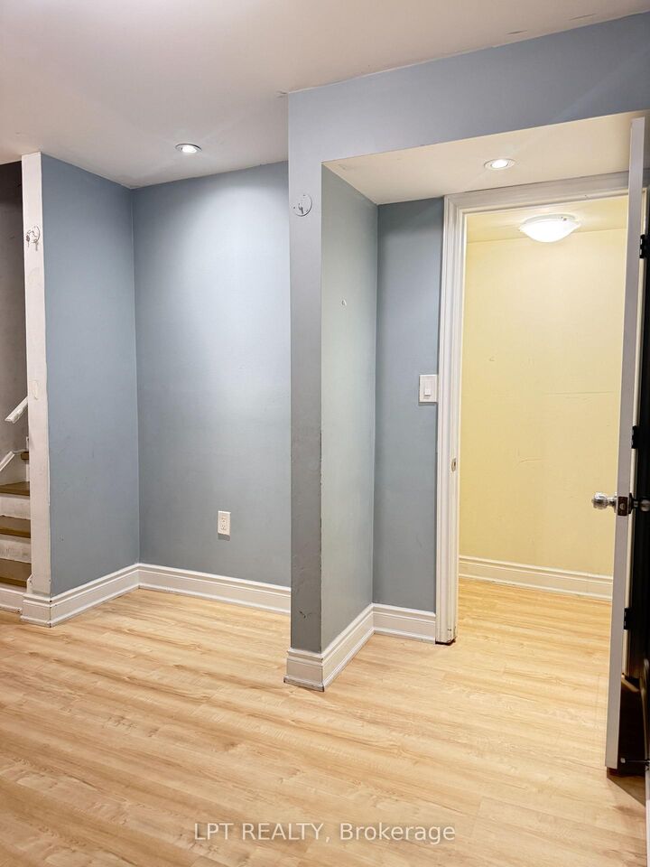 Property Photo:  3304 Sunlight Street Basement  ON L5M 0G8 