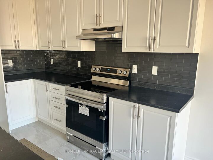 Property Photo:  11 Sapphire Way  ON L2V 0L4 