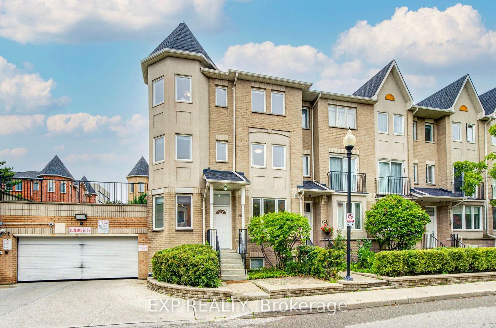 Property Photo:  19 Rosebank Drive W 602  ON M1B 5Z2 