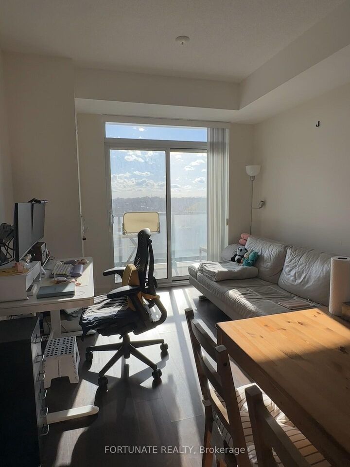 Property Photo:  68 Canterbury Place 906  ON M2N 0H8 