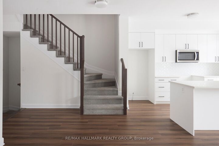 Property Photo:  547 Roundhouse Crescent  ON K2S 1K4 