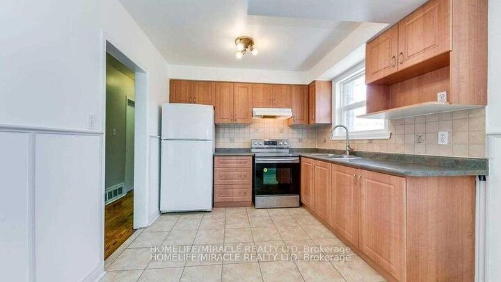 Property Photo:  3 Independence Drive S  ON M1K 3R7 