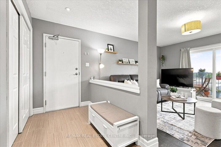 Property Photo: 1522 King Street E 403 ON N2G 2P1