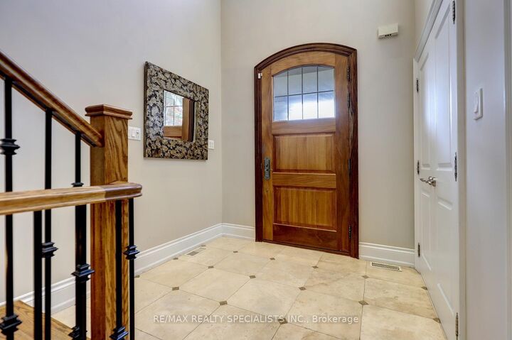 Property Photo:  7 Fairlin Drive  ON M9B 4J1 