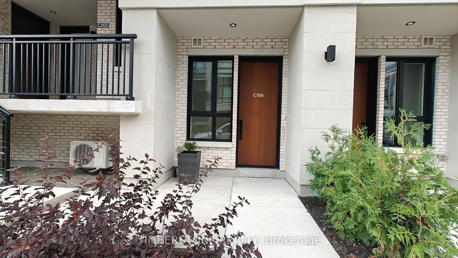 Property Photo:  6 Red Squirrel Lane C106  ON L4S 1M4 