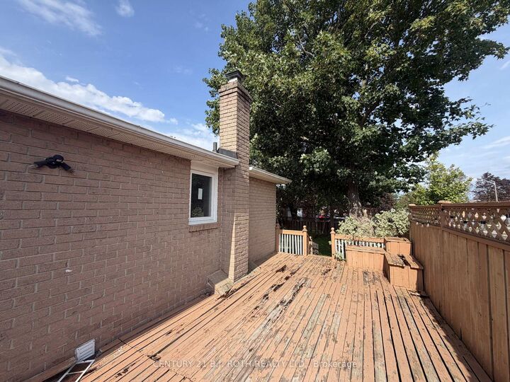 Property Photo:  11 Cartwright Drive  ON L4M 5P9 