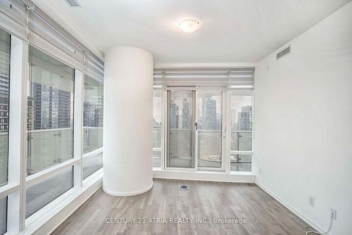 Property Photo:  1 Bloor Street E 2704  ON M4W 0A8 