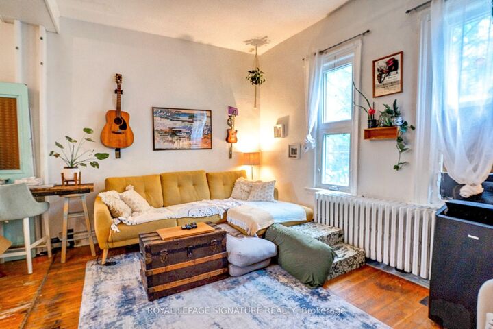 Property Photo:  930 King Street W  ON M5V 1P5 