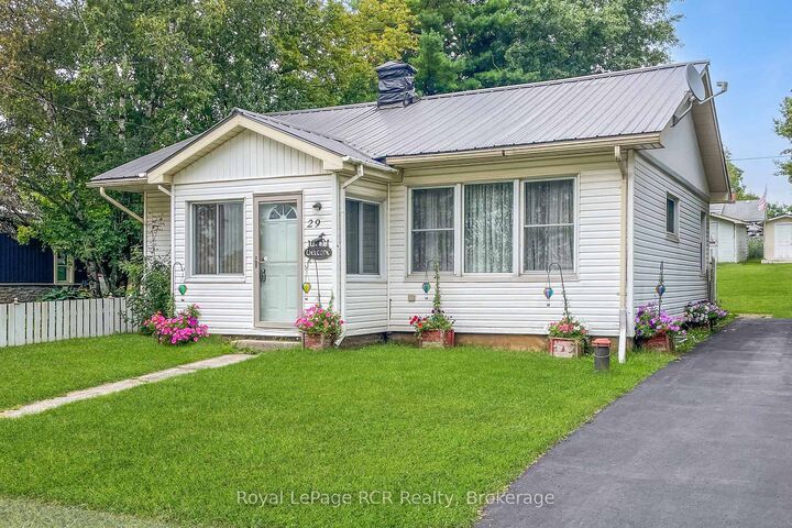 Property Photo:  29 Main Street N  ON N0G 1S0 