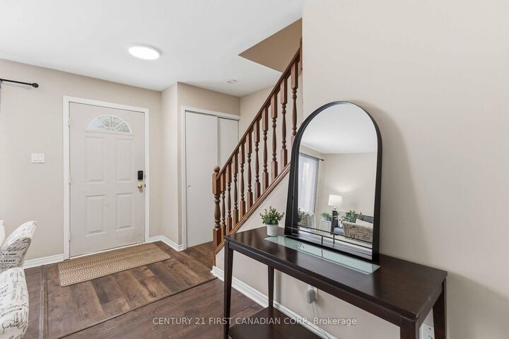 Property Photo:  40 Culver Court  ON N5V 3E8 