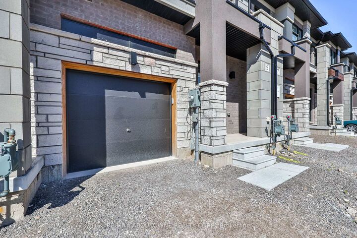 Property Photo:  9 Wakeling Drive  ON L3B 0V8 