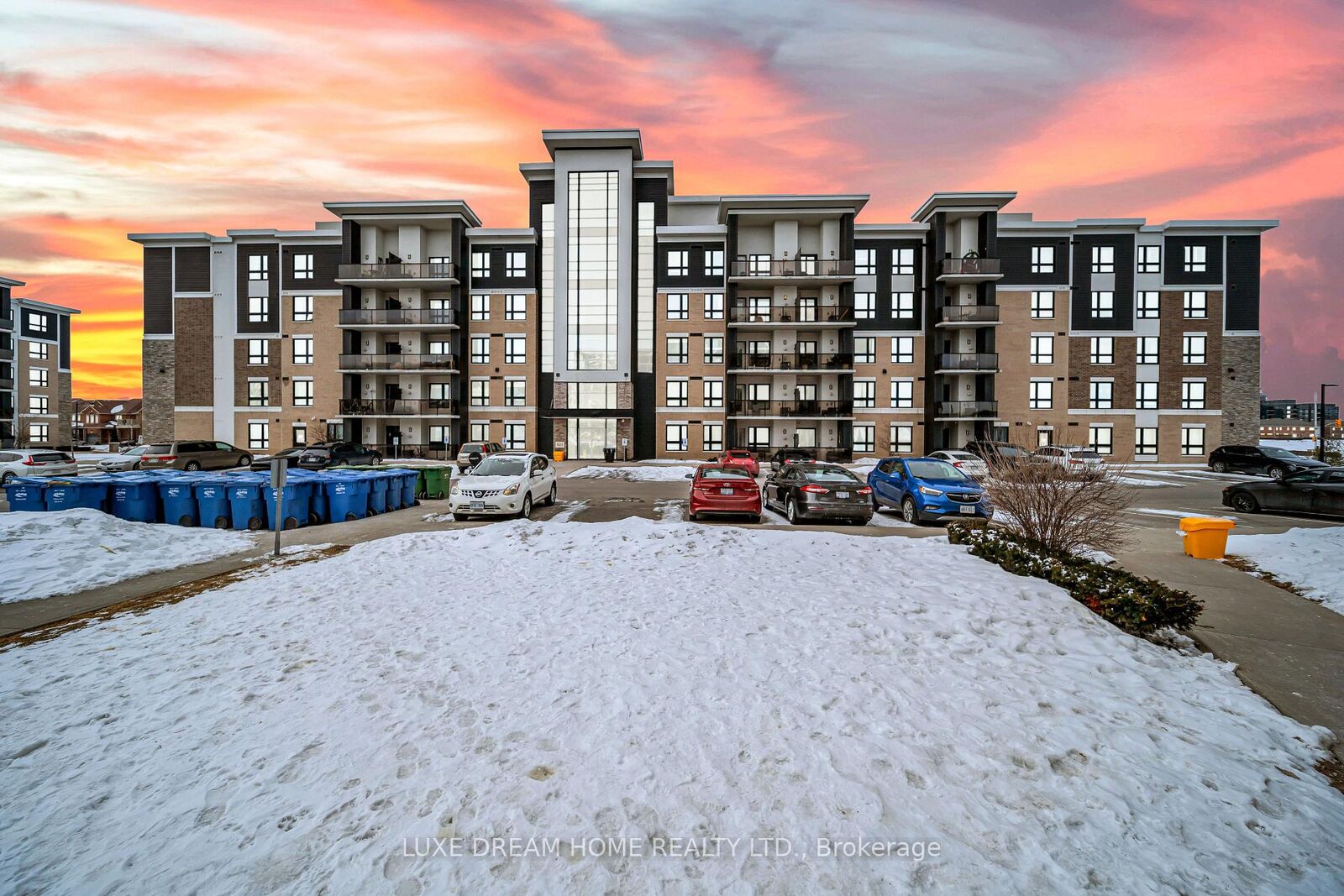 Property Photo:  620 Sauve Street E 206  ON L9T 9A5 