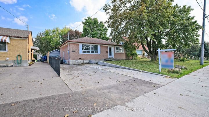 Property Photo: 3352 Etude Drive ON L4T 1T3