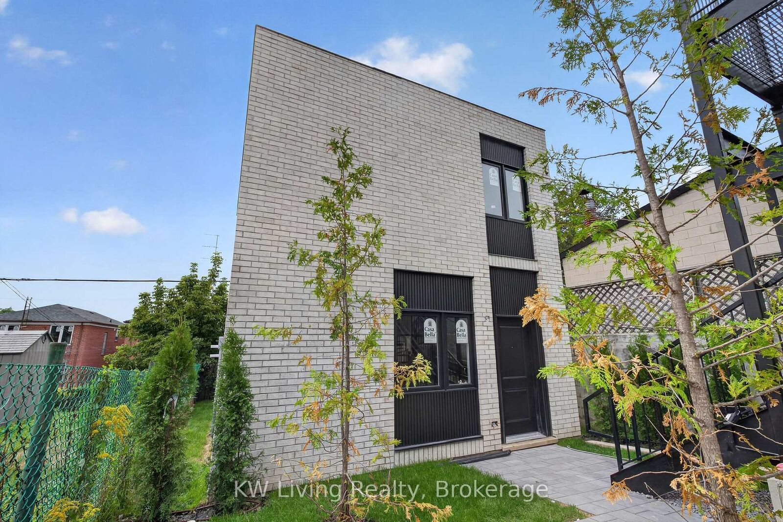 Property Photo: 6 Kirknewton Road Garden Suite ON M6E 3Y1