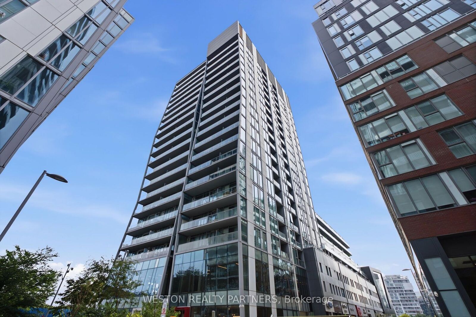 Property Photo:  15 Baseball Place 1607  ON M4M 0E6 