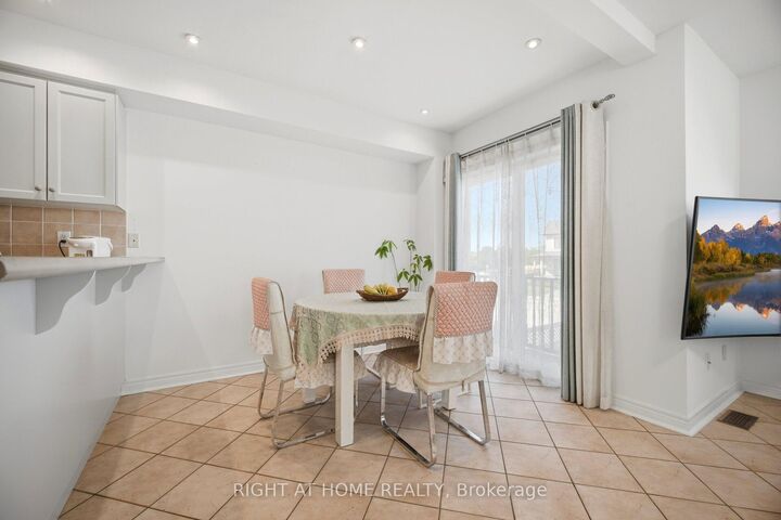 Property Photo:  8 Richelieu Court  ON L7E 2M3 