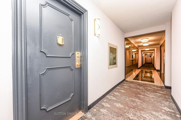 Property Photo:  2055 Upper Middle Road 705  ON L7P 3P4 